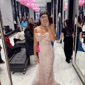 Elegant Pink Off-Shoulder Gown with Bow